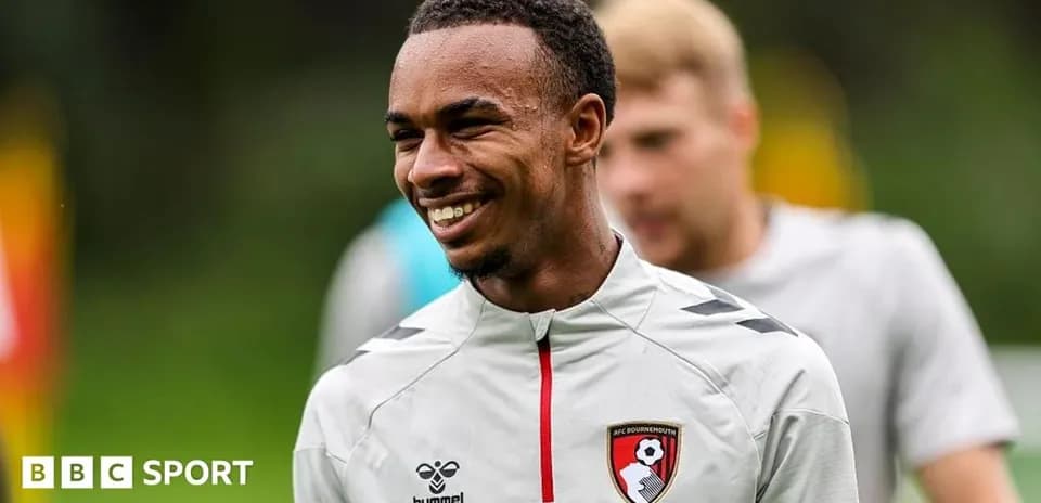 Joueur souriant lors d'une séance d'entraînement