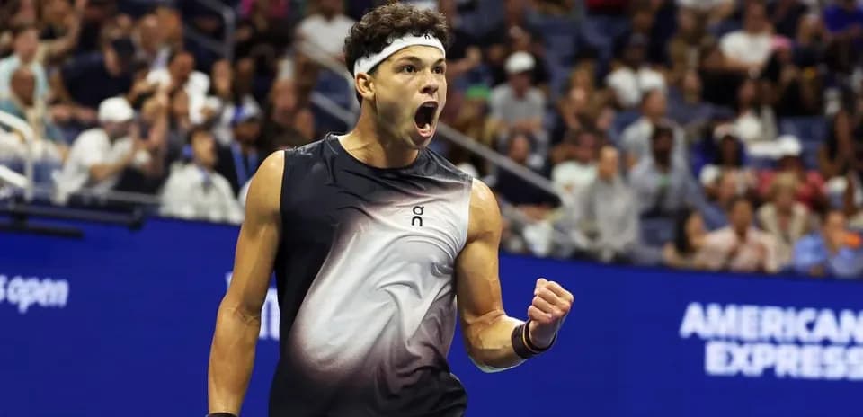 Joueur de tennis célébrant un point au US Open