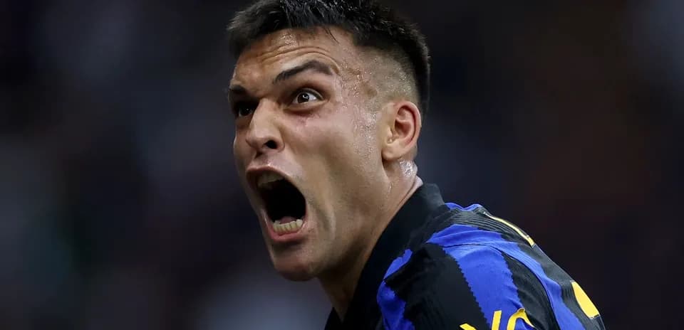 Joueur célébrant un but avec passion