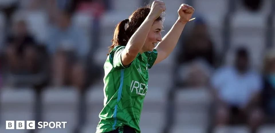 Joueuse irlandaise célébrant un point marqué