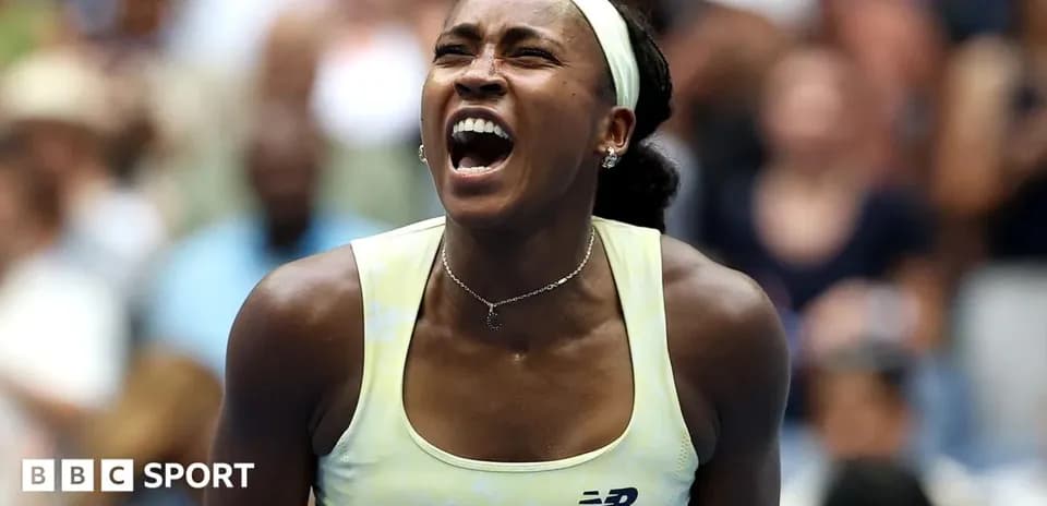 Joueuse de tennis célébrant un point au tournoi