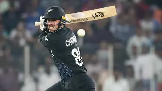 Joueur de cricket frappant la balle avec batte