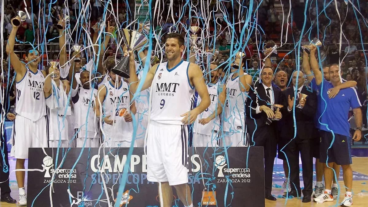 Équipe célébrant la victoire avec trophées et confettis