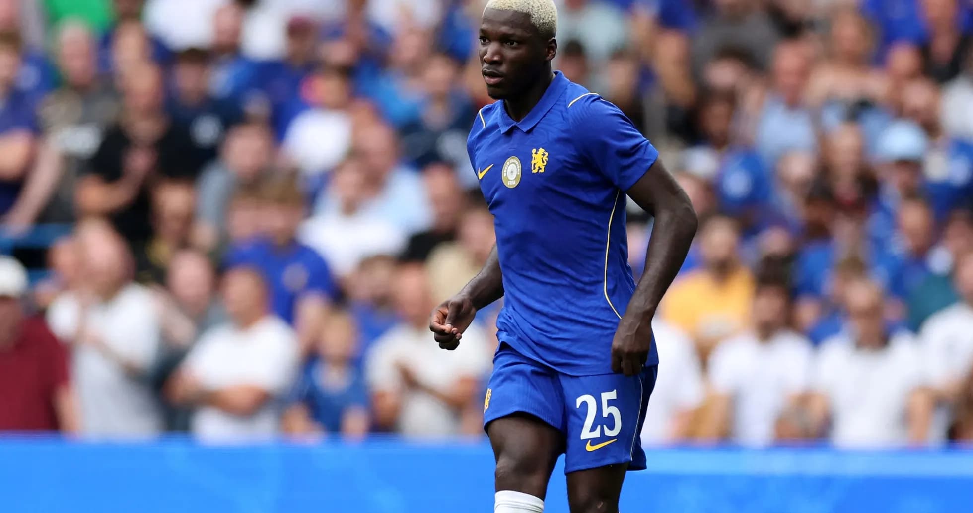 Joueur de Chelsea en action sur le terrain