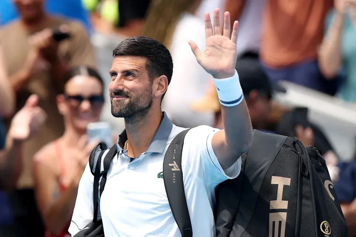 Joueur de tennis saluant la foule après un match