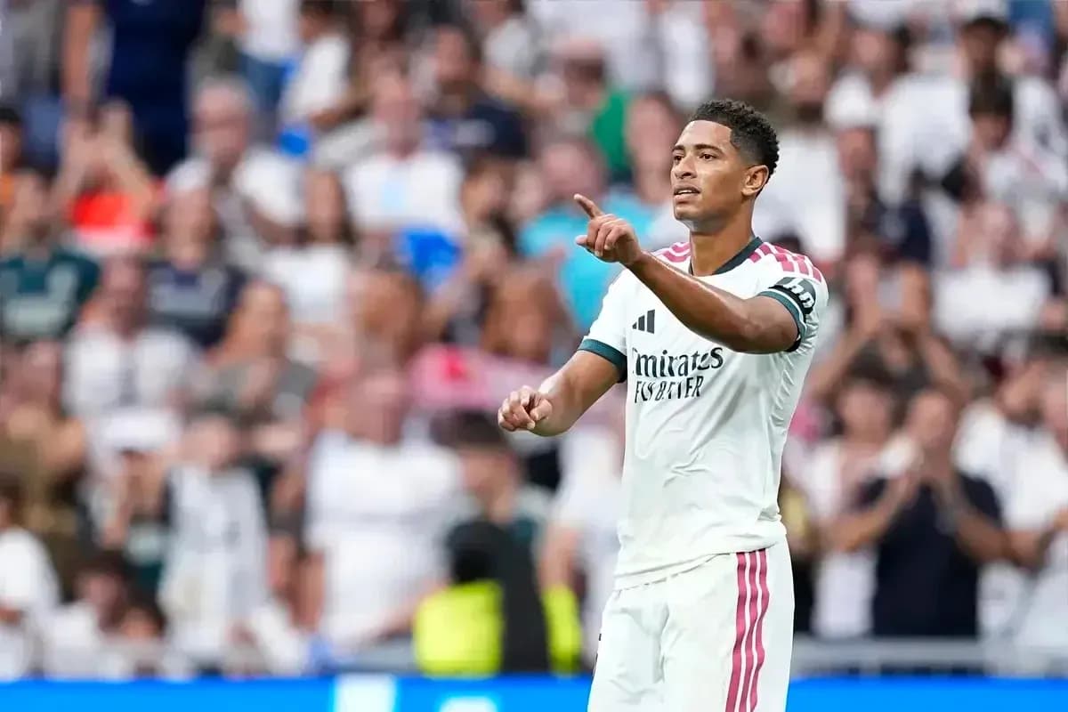 Joueur de Real Madrid célébrant avec le public