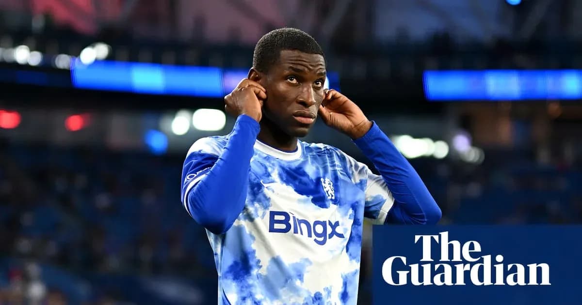 Joueur de Chelsea se préparant avant le match
