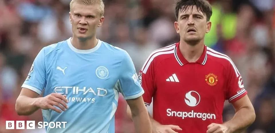Deux joueurs en action lors d'un match de football