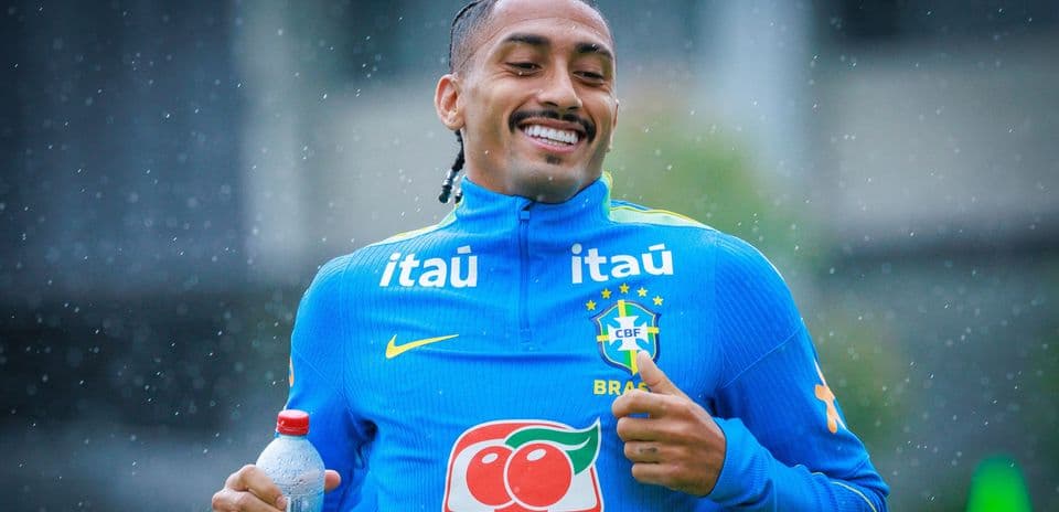 Raphinha reprend le mythique numéro 10 du Brésil pour les amicaux contre l'Australie et l'Inde