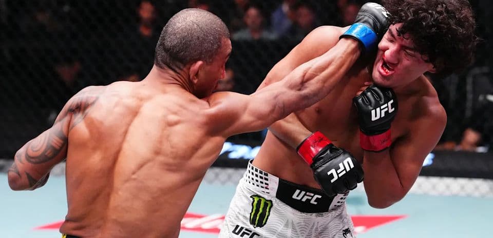 Raul Rosas Jr. revient sur la fin effrayante de son combat UFC Vegas 121 contre Raoni Barcelos : « Je ne savais pas s'il était mort »
