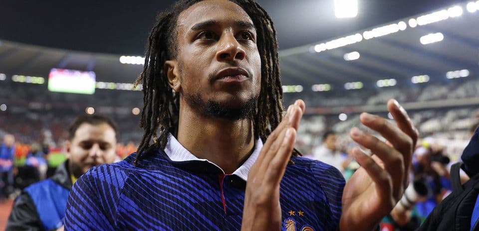 Zinedine Zidane célèbre le but décisif de Michael Olise face à la Belgique en Ligue des Nations
