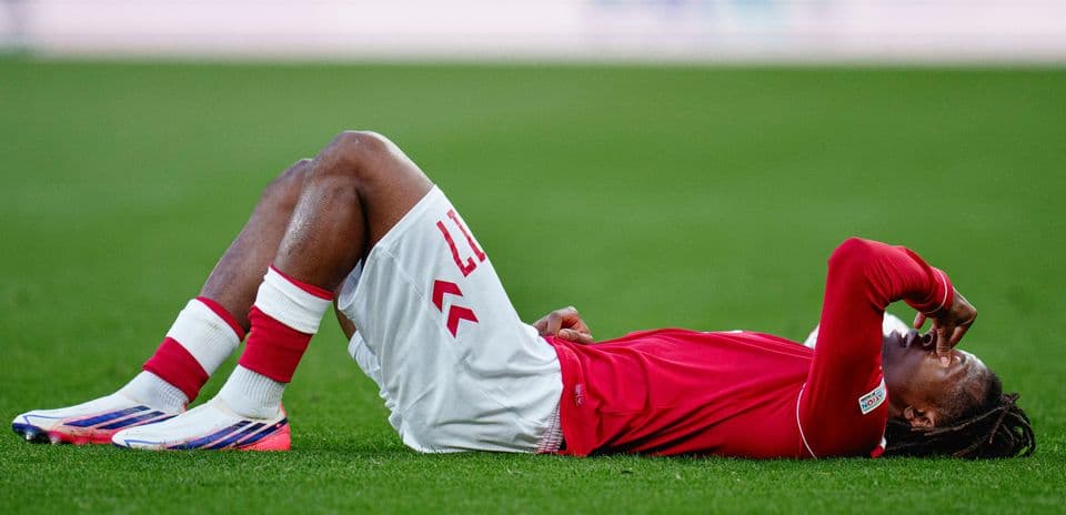 Manchester United perd Patrick Dorgu : Brian Riemer confirme son retrait de l'équipe danoise