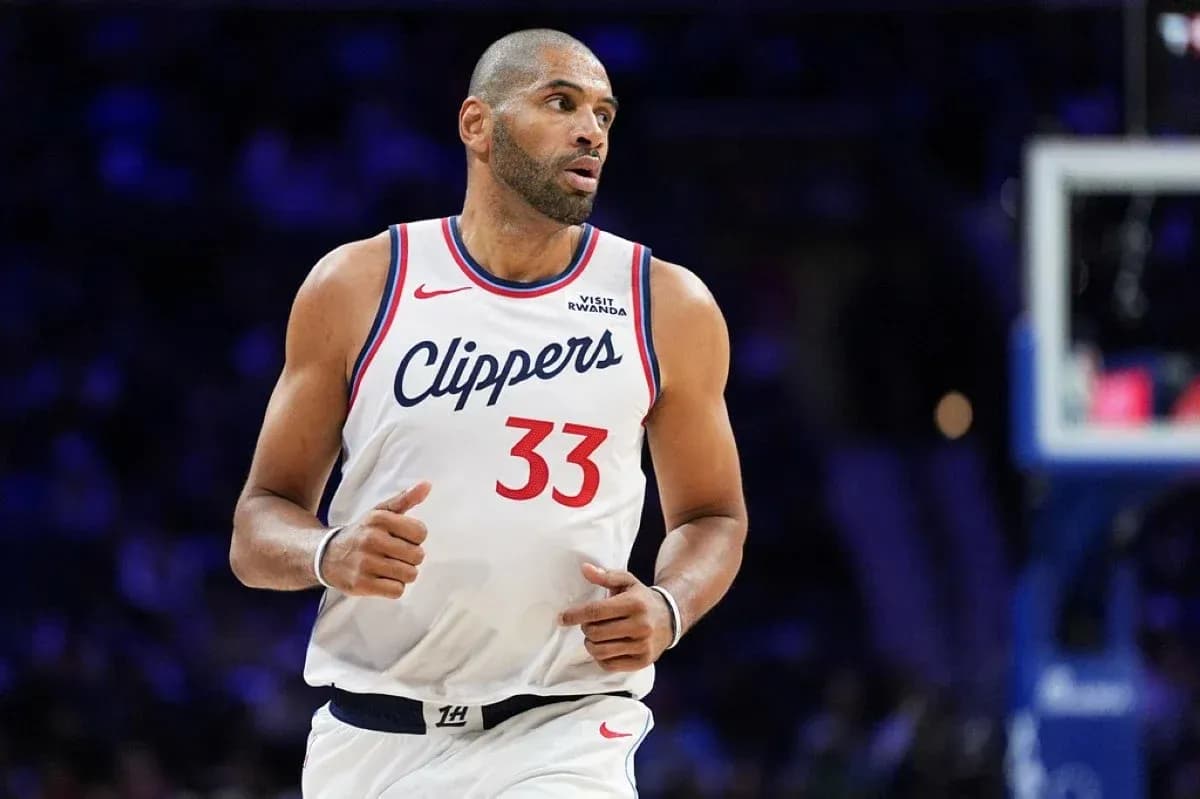 Joueur des Clippers en action sur le terrain Joueur des Clippers en action sur le terrain