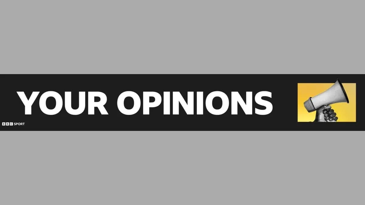 Texte 'YOUR OPINIONS' avec un mégaphone Texte 'YOUR OPINIONS' avec un mégaphone