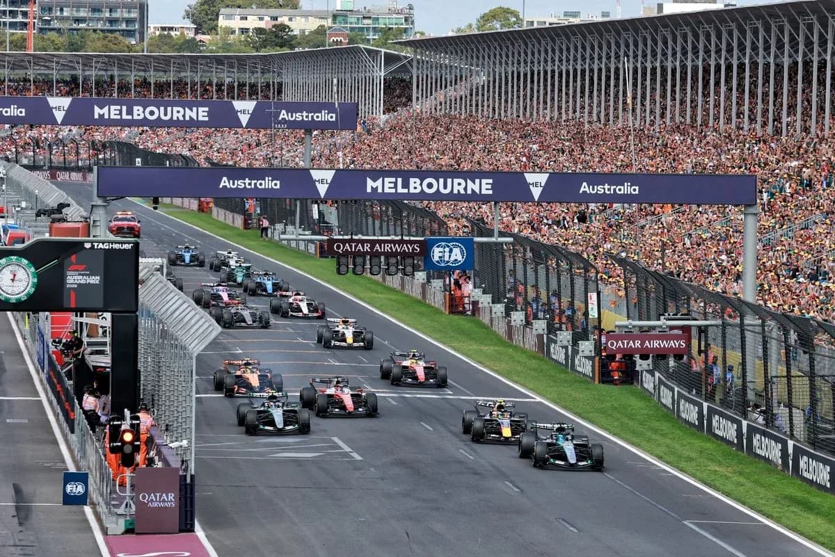 Voitures de F1 au départ du Grand Prix d'Australie Voitures de F1 au départ du Grand Prix d'Australie
