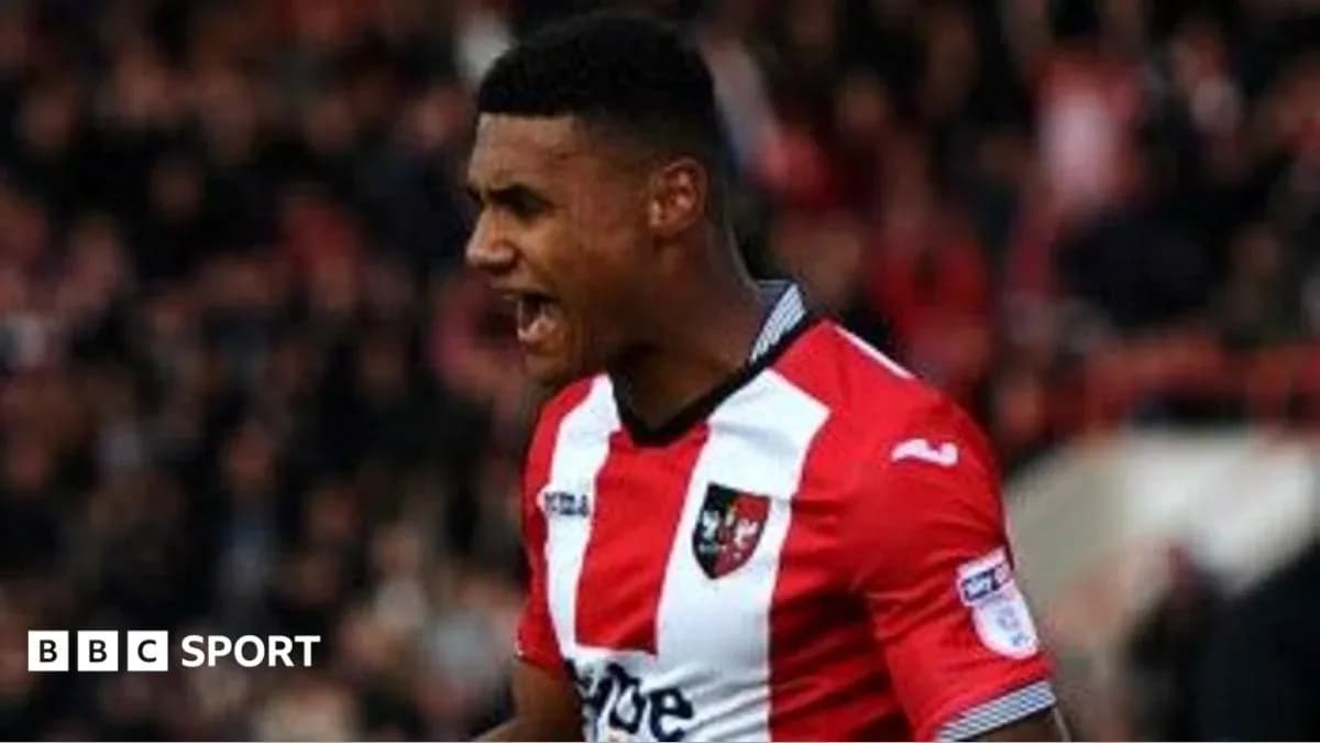 Joueur d'Exeter City célébrant un but Joueur d'Exeter City célébrant un but