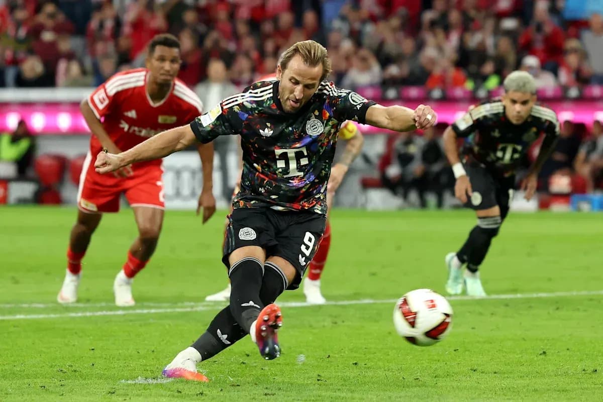 Joueur tirant un penalty lors d'un match Joueur tirant un penalty lors d'un match