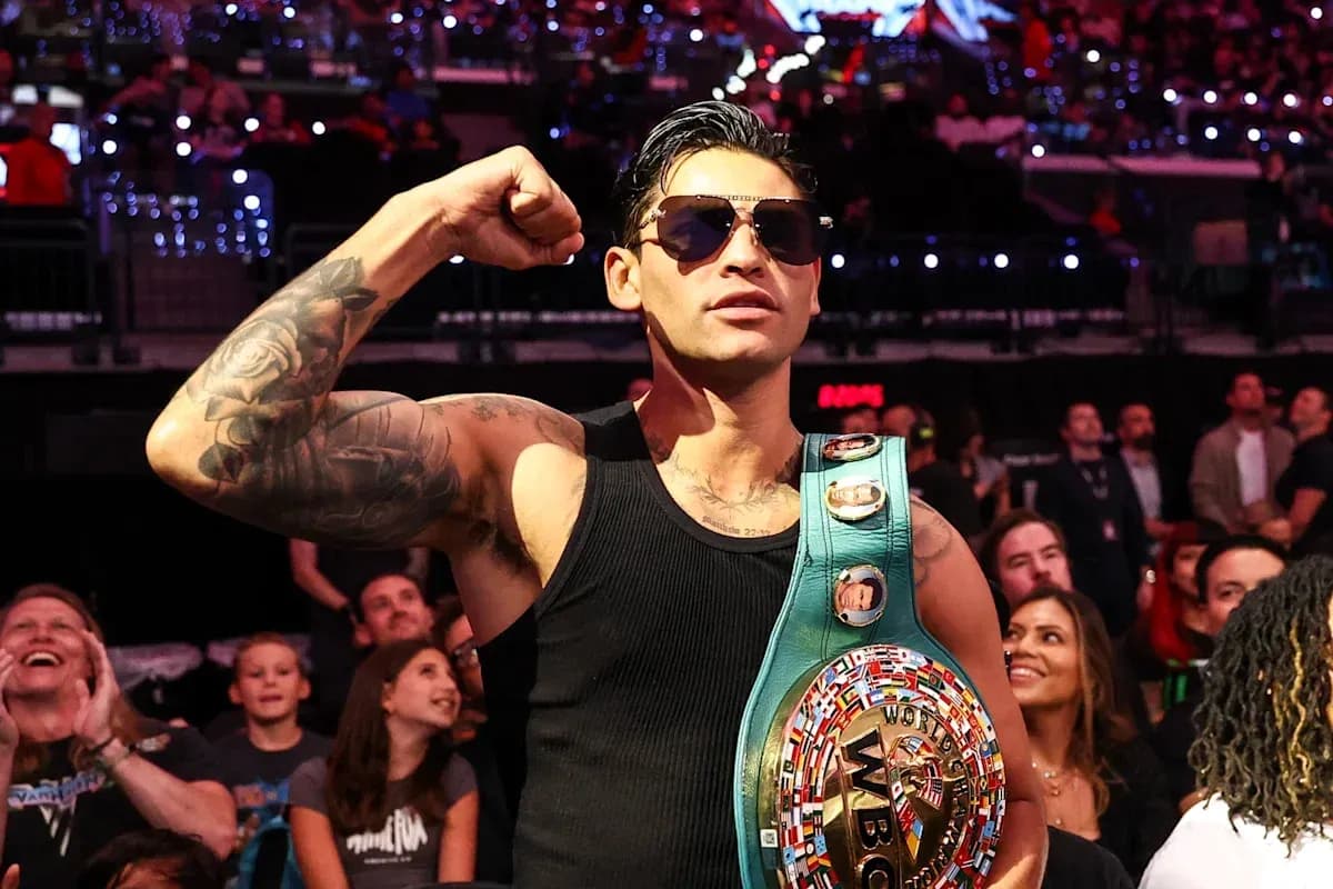 Boxeur levant le poing avec ceinture WBC Boxeur levant le poing avec ceinture WBC