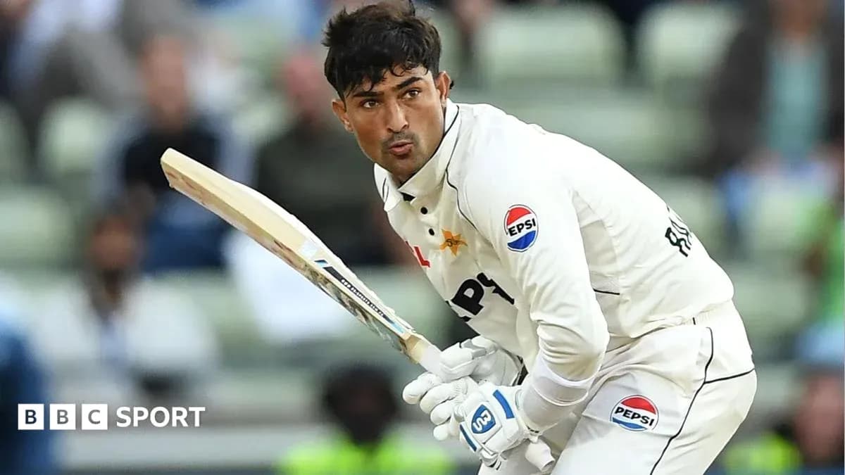 Batteur en action lors d'un match de cricket Batteur en action lors d'un match de cricket