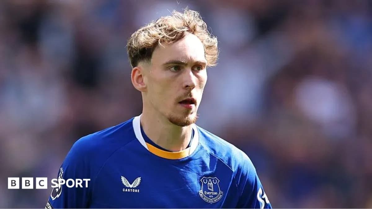 Joueur d'Everton en maillot bleu sur le terrain Joueur d'Everton en maillot bleu sur le terrain