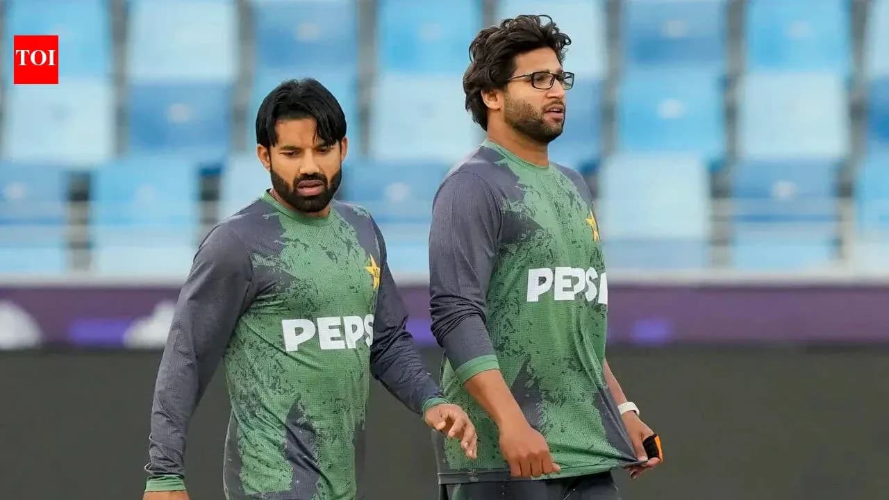 Joueurs pakistanais s'entraînant sur le terrain Joueurs pakistanais s'entraînant sur le terrain