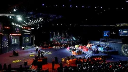 Salle d'enchères pour l'IPL 2016 avec participants Salle d'enchères pour l'IPL 2016 avec participants