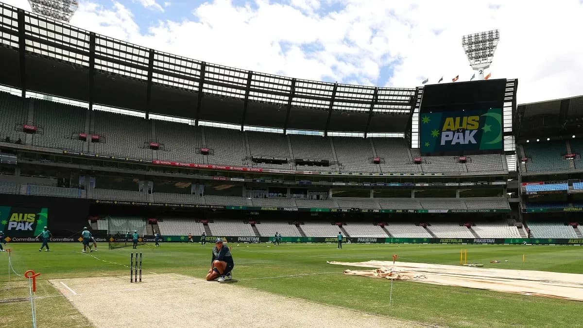 Préparation du terrain de cricket à Melbourne Préparation du terrain de cricket à Melbourne