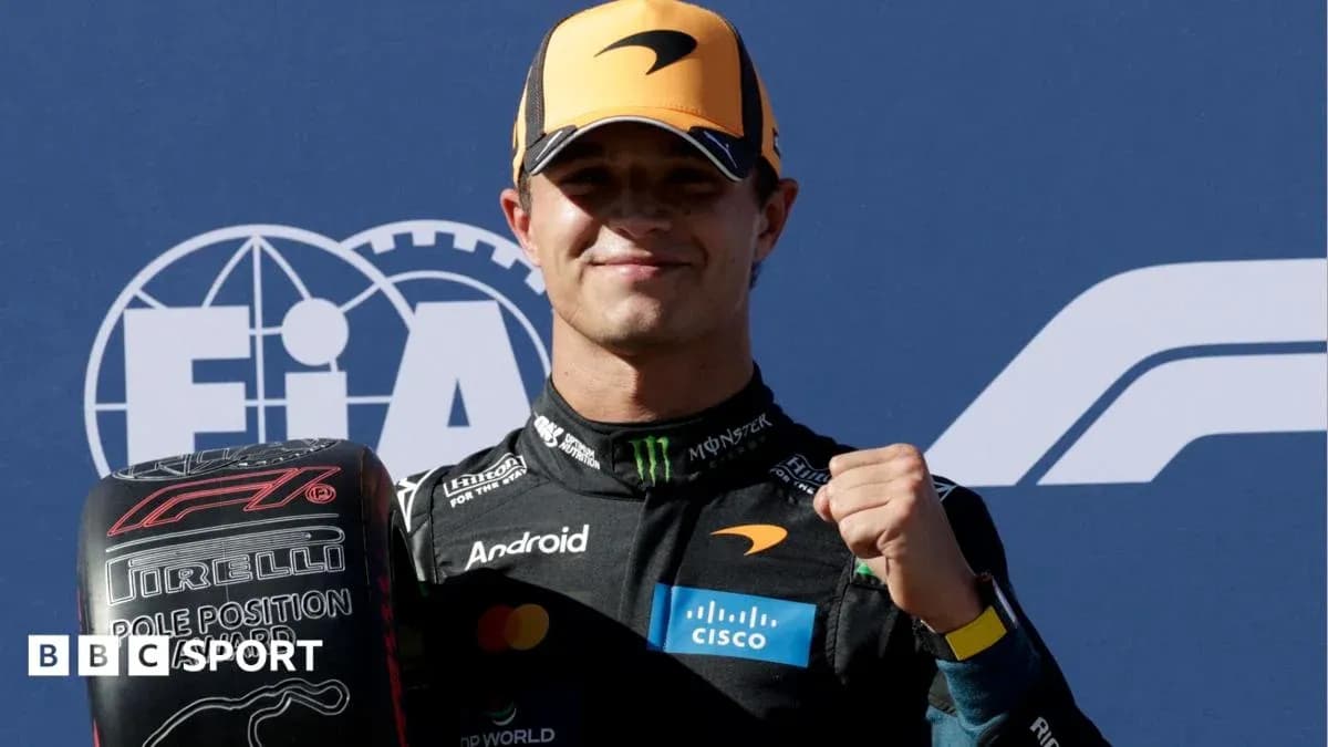 Pilote célébrant avec un pneu Pirelli au podium Pilote célébrant avec un pneu Pirelli au podium