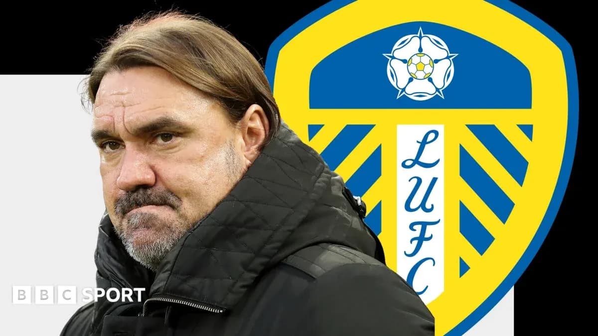 Entraîneur devant le logo de Leeds United Entraîneur devant le logo de Leeds United