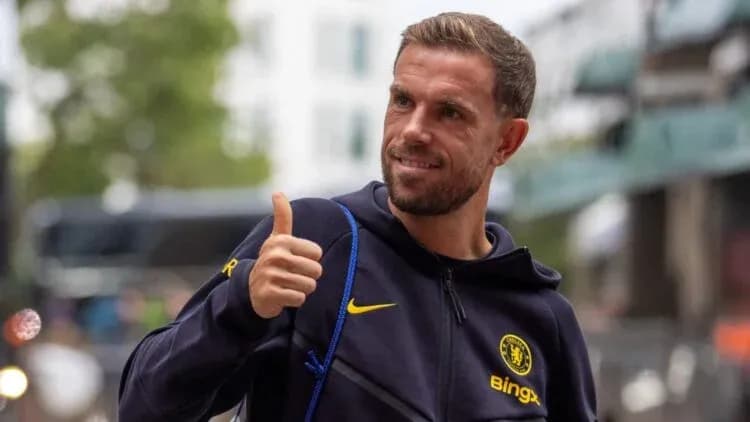 Joueur de Chelsea faisant un signe de pouce levé Joueur de Chelsea faisant un signe de pouce levé