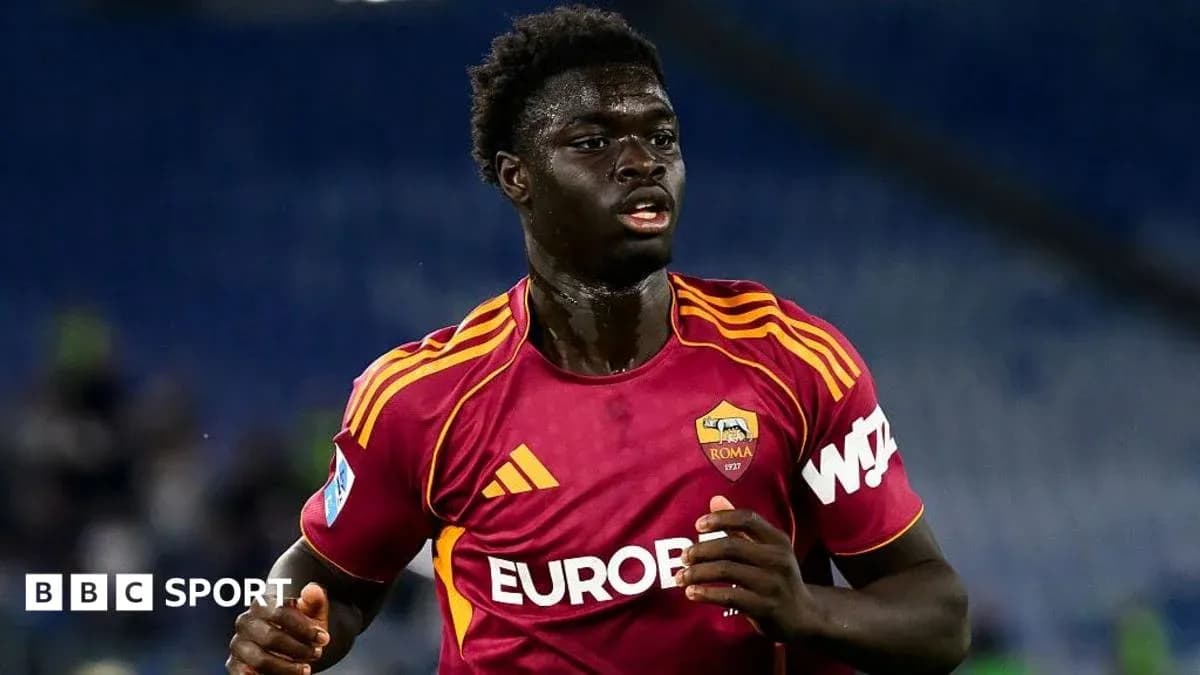 Joueur de l'AS Roma en action sur le terrain Joueur de l'AS Roma en action sur le terrain