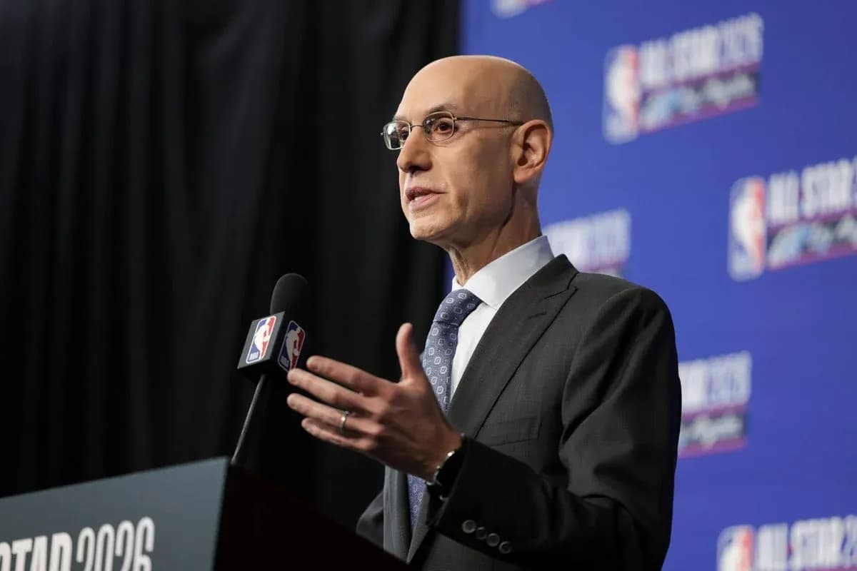 Commissioner parlant lors de la conférence NBA All-Star 2026 Commissioner parlant lors de la conférence NBA All-Star 2026