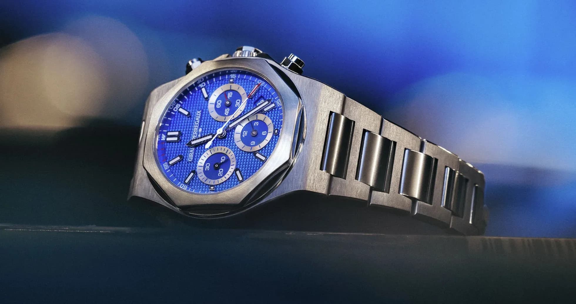 Montre avec cadran bleu et bracelet en acier Montre avec cadran bleu et bracelet en acier