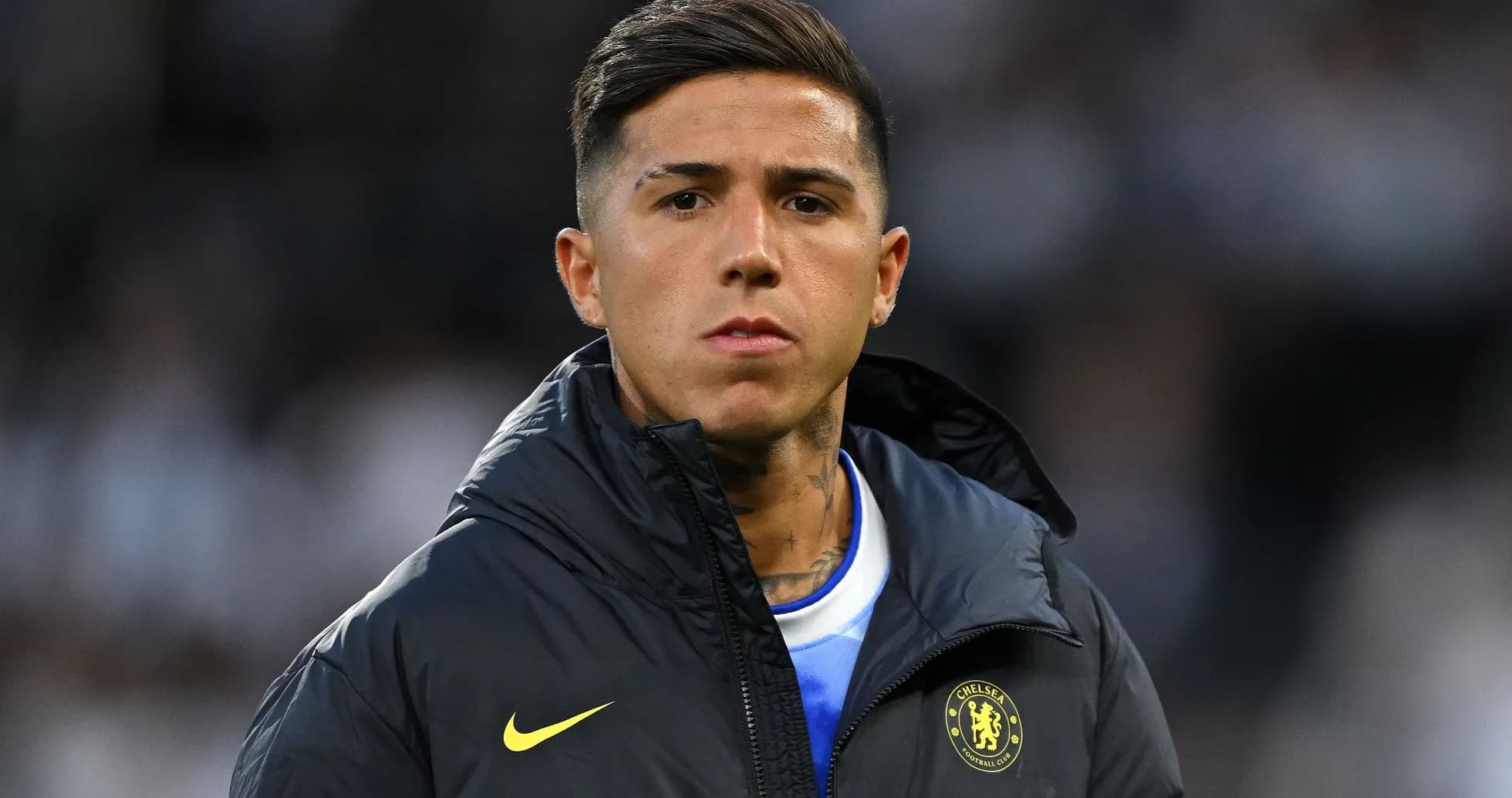 Joueur de Chelsea en survêtement avant le match Joueur de Chelsea en survêtement avant le match