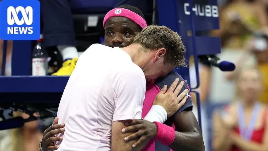 Joueurs s'enlaçant après un match de tennis Joueurs s'enlaçant après un match de tennis