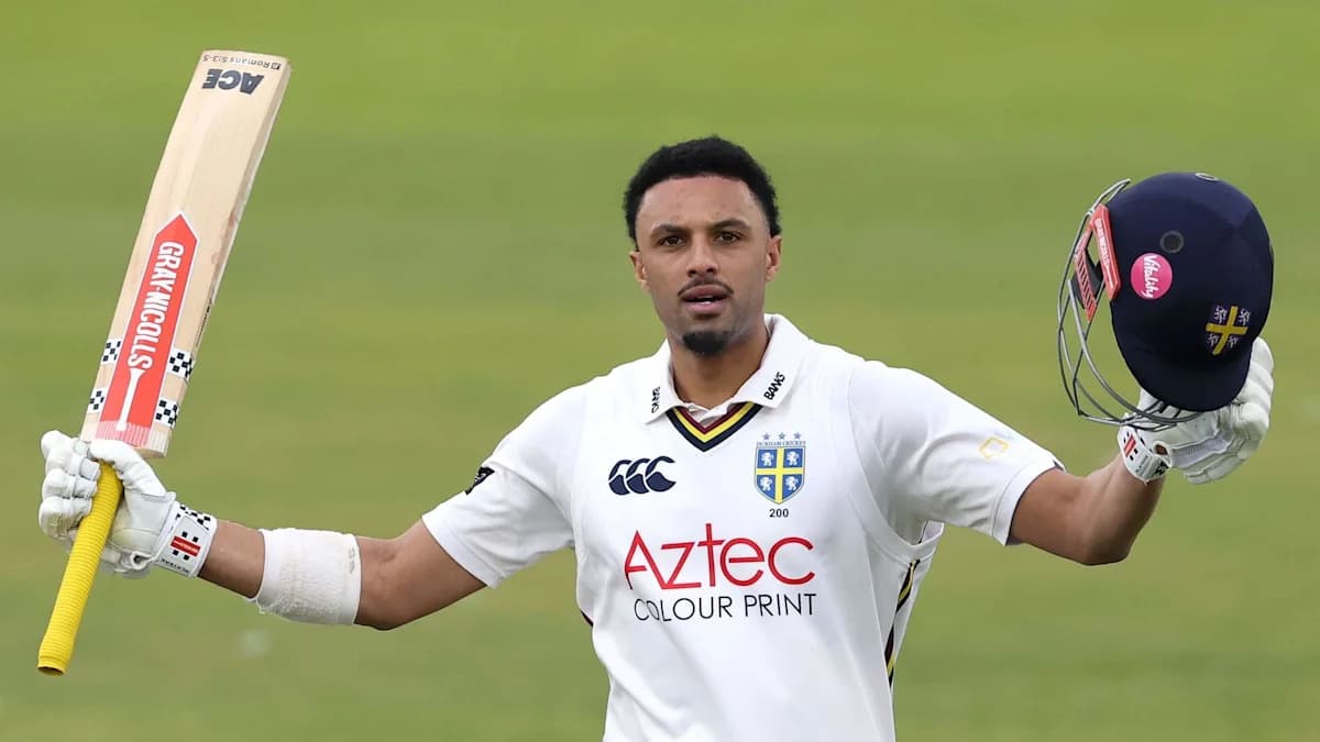 Emilio Gay brille avec 141 points, Durham démarre fort contre Lancashire Emilio Gay brille avec 141 points, Durham démarre fort contre Lancashire